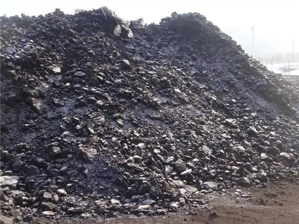 大量堆积的煤矸石