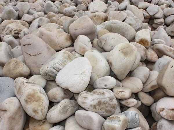 鹅卵石，可以制砂的石头原料
